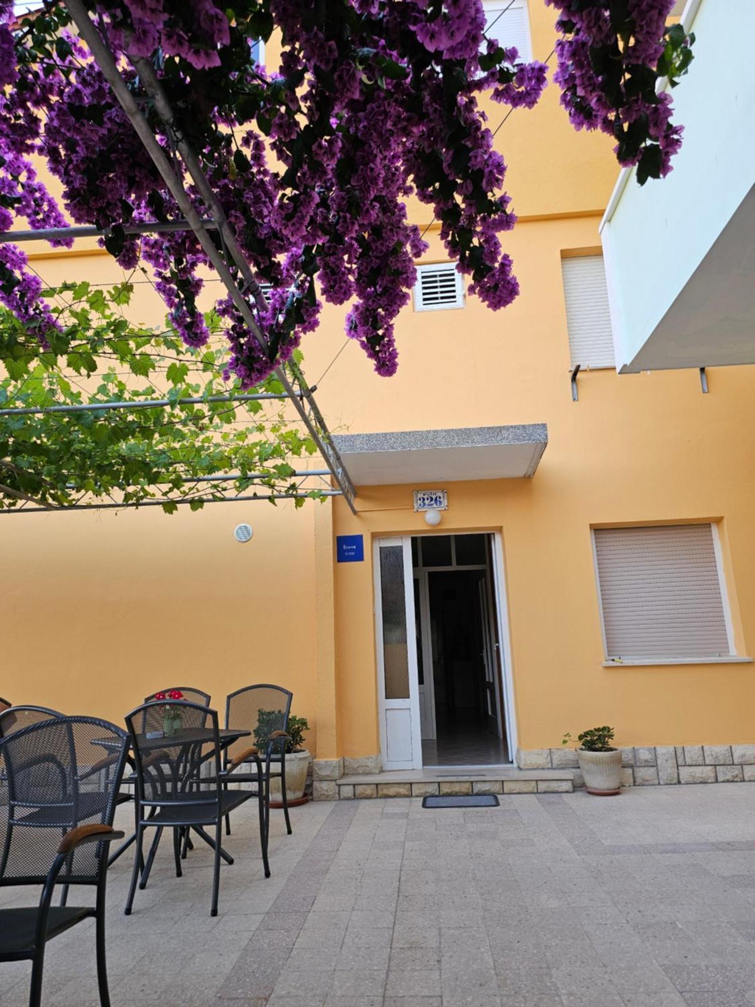 Rooms Neda Rab Town Bagian luar foto