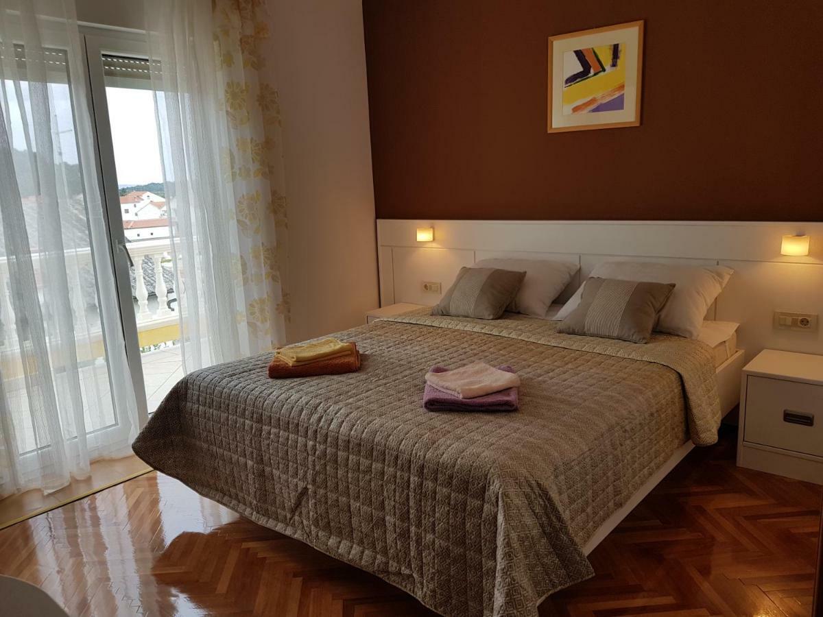 Rooms Neda Rab Town Bagian luar foto