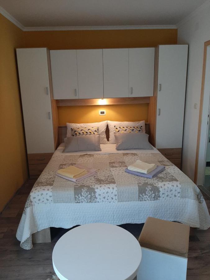 Rooms Neda Rab Town Bagian luar foto