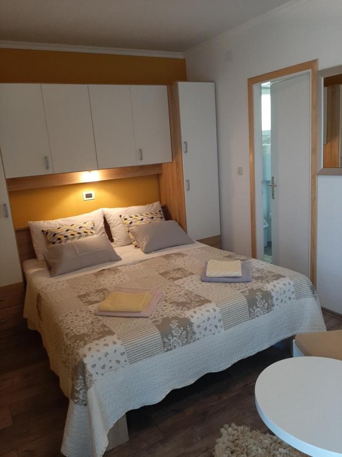Rooms Neda Rab Town Bagian luar foto