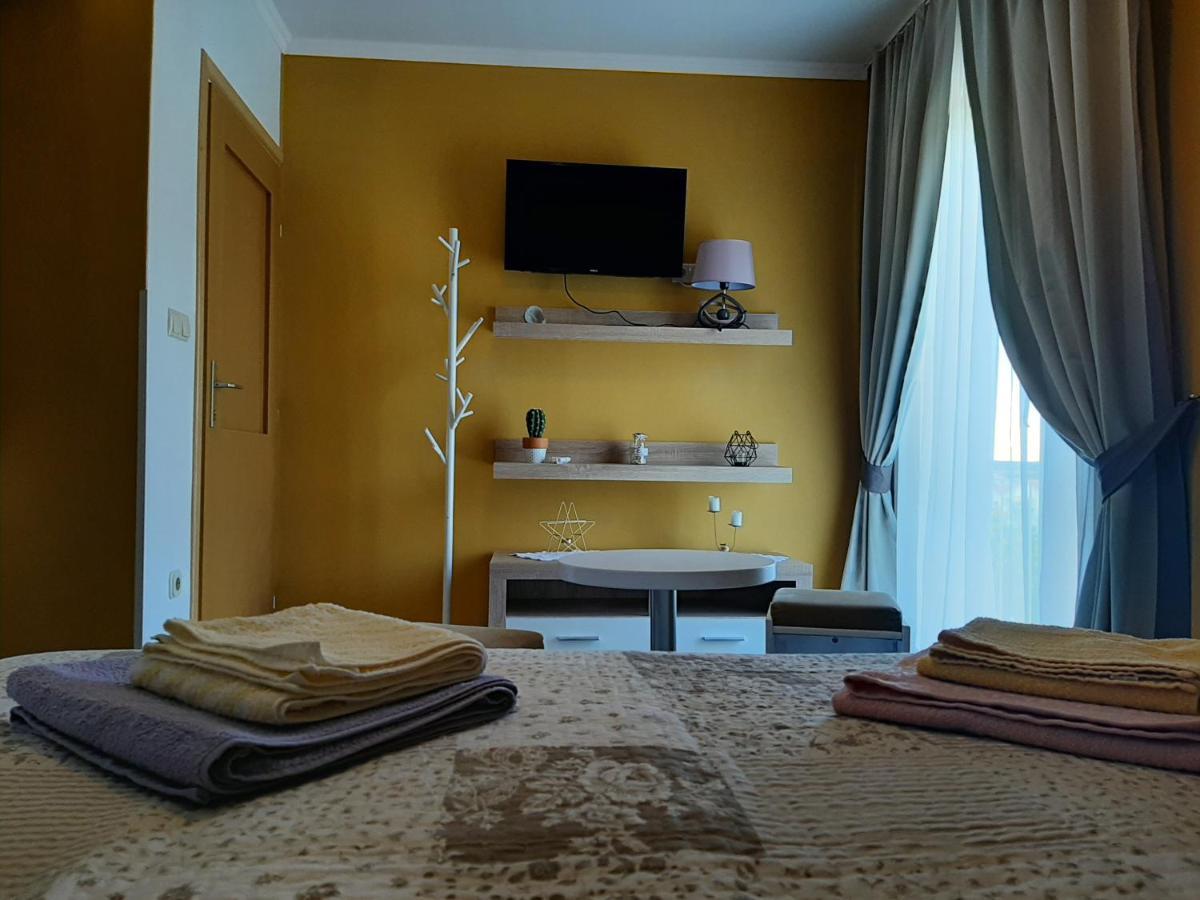 Rooms Neda Rab Town Bagian luar foto